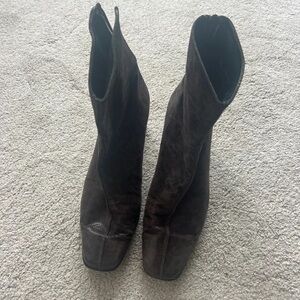 Elegant Dark Brown Heeled Boots
